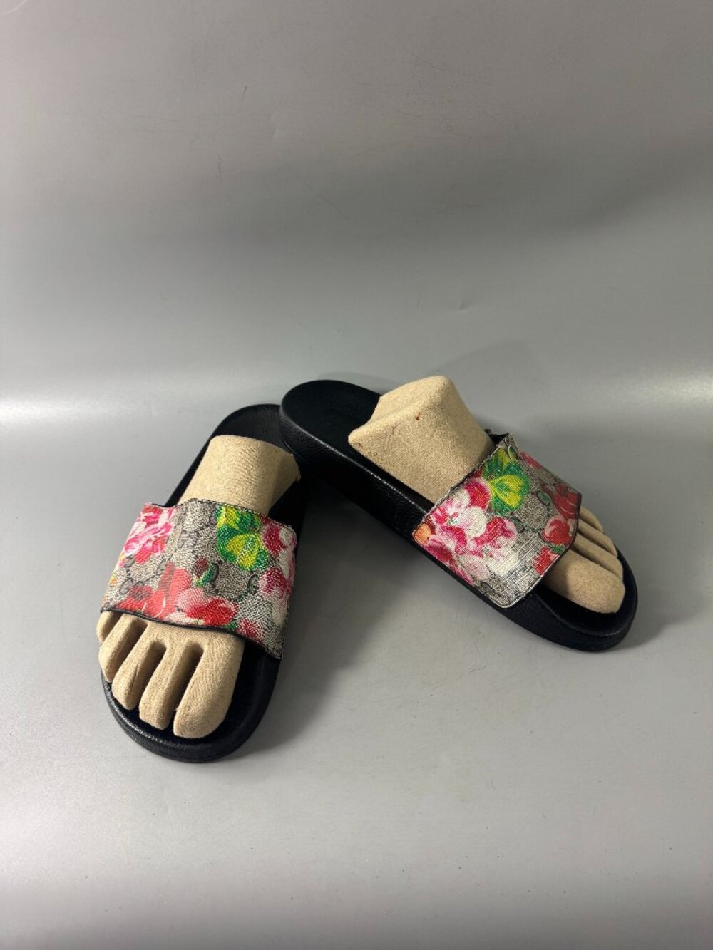 Authentic Gucci Floral in Full Bloom Flowers Pursuit Slide, Size 41